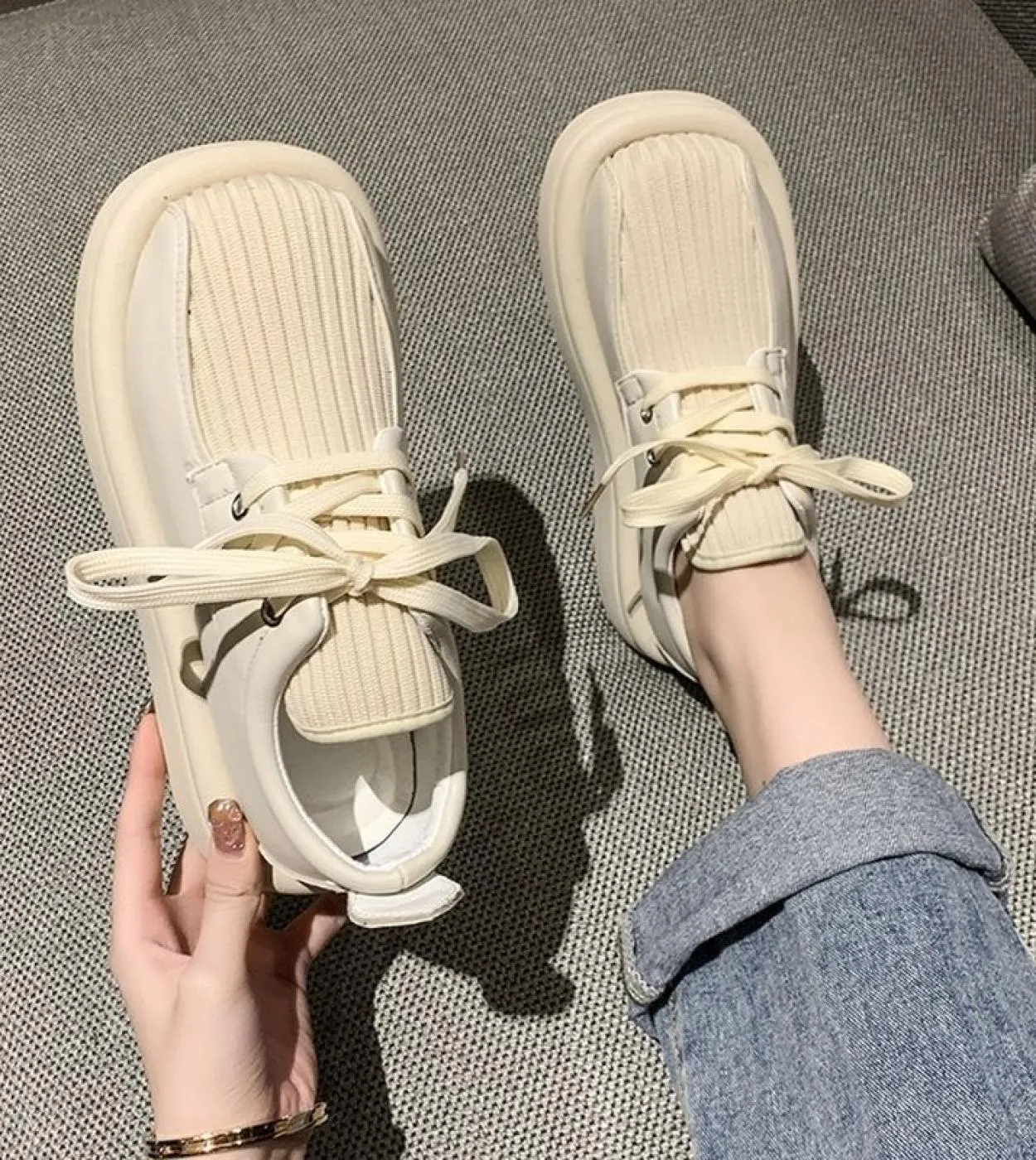 2022 nuove scarpe casual da donna di moda allacciate in maglia tinta unita scarpe con plateau punta tonda casual tacco medio sig