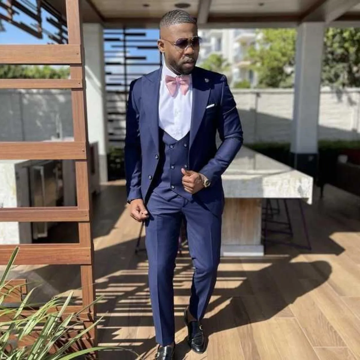 Abiti da uomo Blazer Ultimi disegni di pantaloni da cappotto Blu navy Uomo Slim Fit 3 pezzi Smoking da sposo per diserbo Prom pe