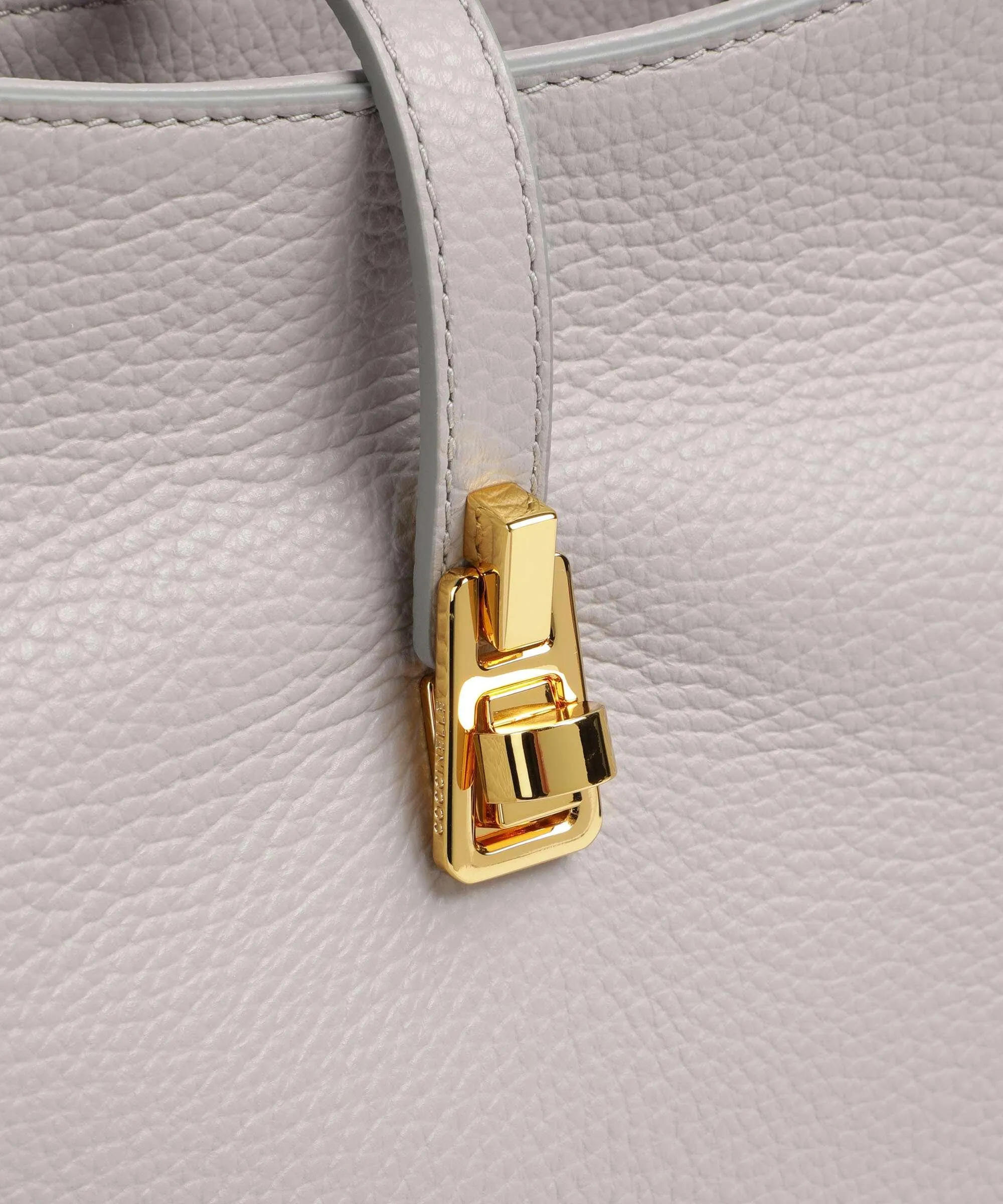  Coccinelle Magie Soft Borsa shopper pelle di vacchetta grana grigio chiaro  
