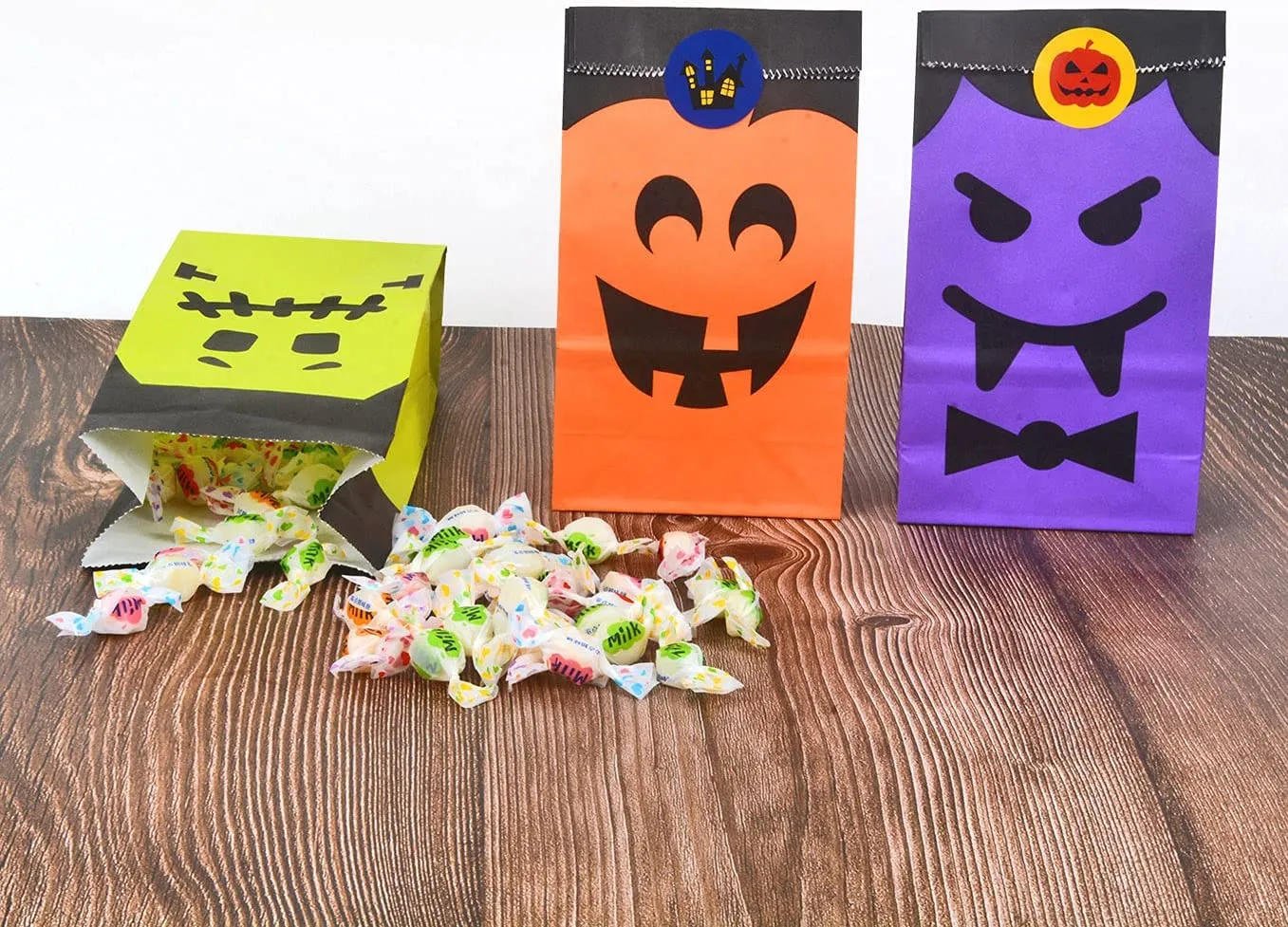 Cymax 50pz Sacchetti di Carta di Halloween con 60pz adesivi,Borsa per Regali per Feste di Halloween, Feste di Compleanno