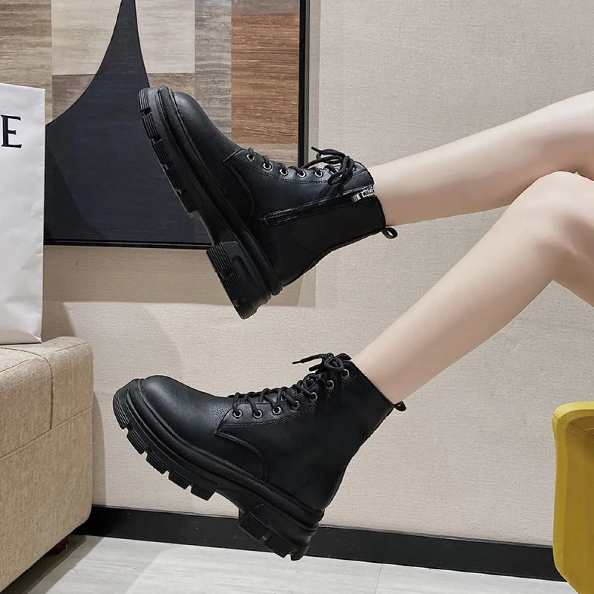 Europa 2022 nuovi stivali da donna stivali in pelle verniciata tacco quadrato scarpe alte da donna stivali corti di lusso alla m