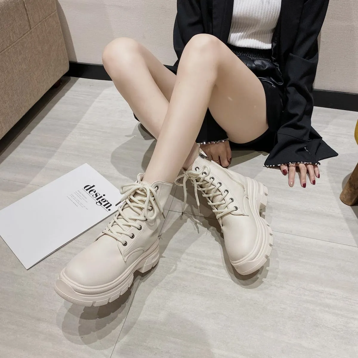 Europa 2022 nuovi stivali da donna stivali in pelle verniciata tacco quadrato scarpe alte da donna stivali corti di lusso alla m