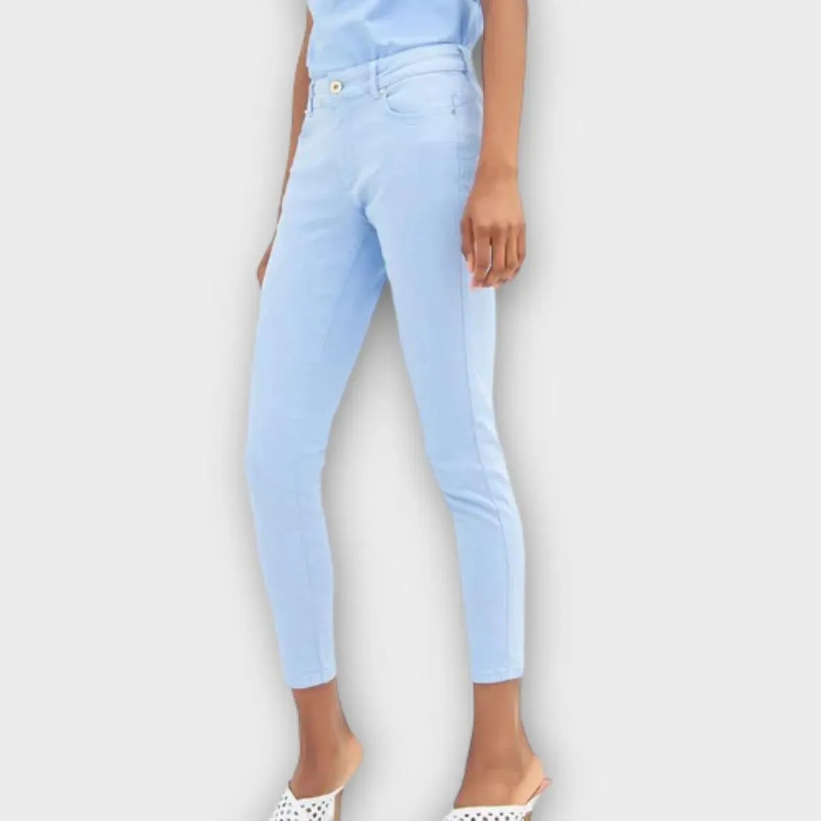 Fracomina – Pantalone slim effetto push up in gabardine