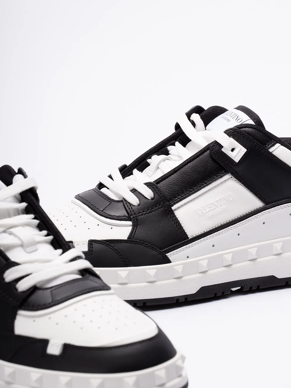 `Freedots` Sneakers