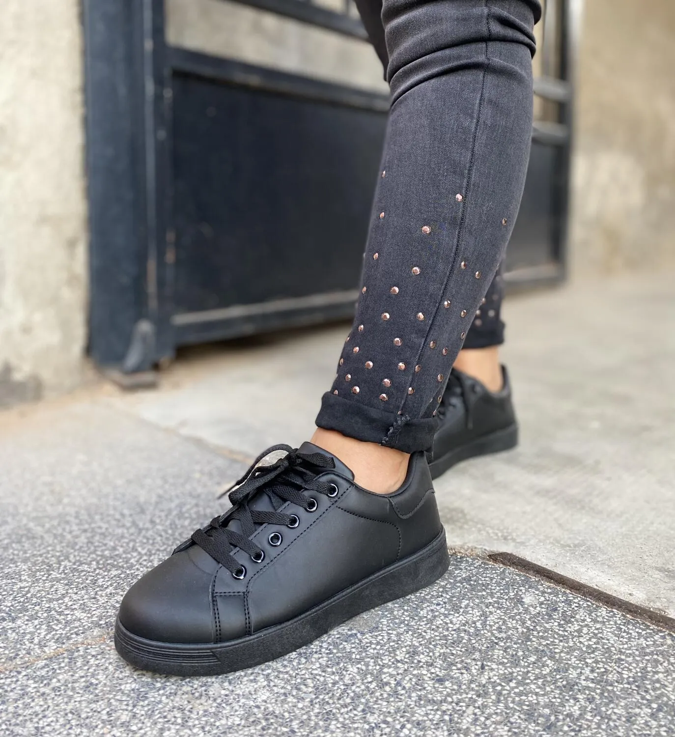 Jeans skinny dettaglio borchie DESIRES
