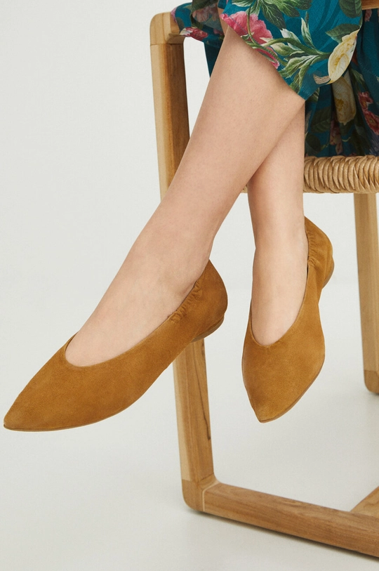 Medicine ballerine in pelle scamosciata