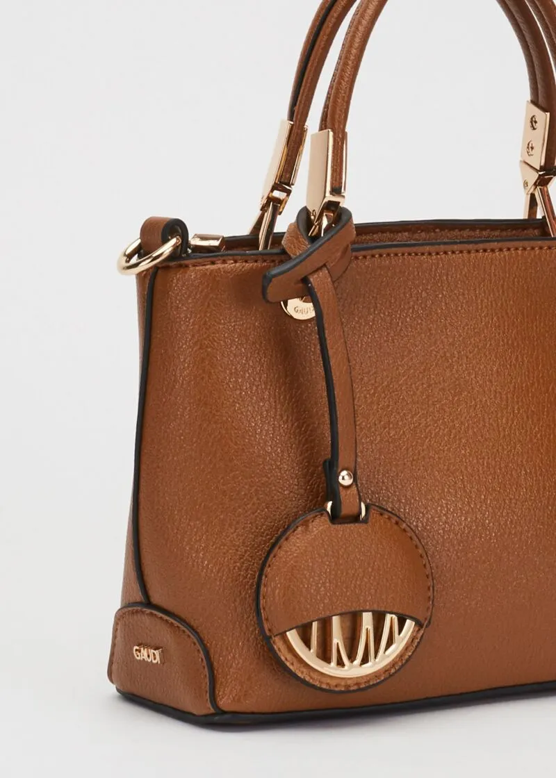 Mini bag con dettagli in metallo