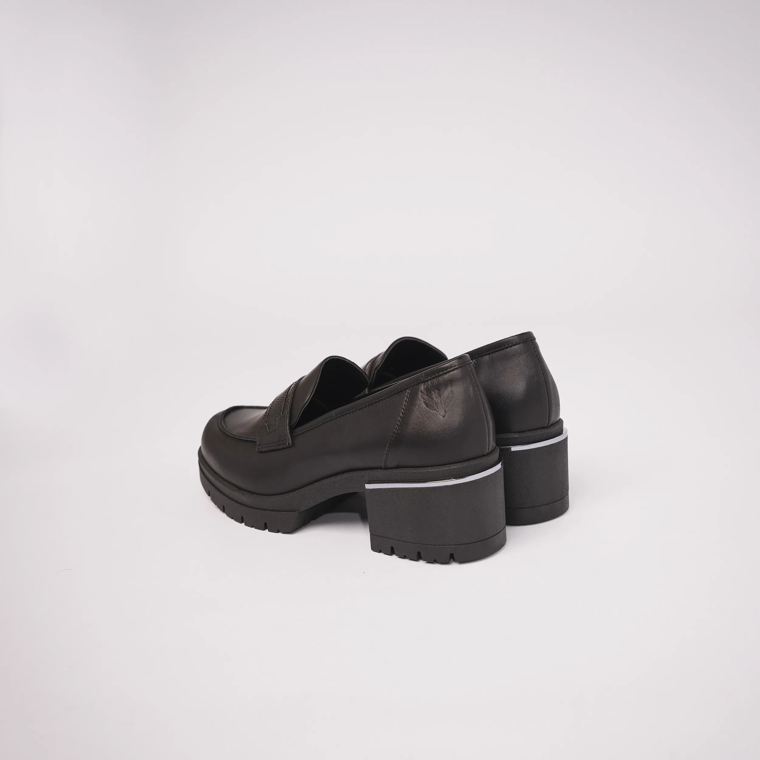 Mocassino con tacco alto in pelle