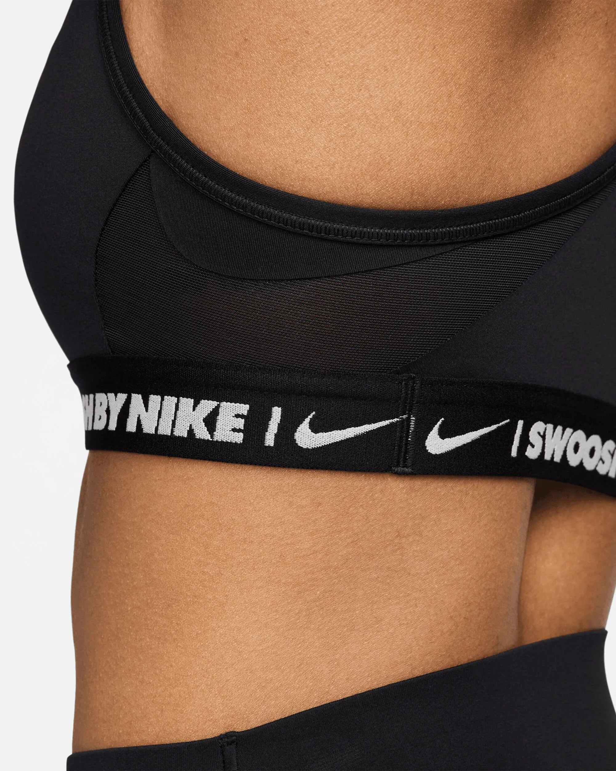 Nike Indy Bra Imbottito A Sostegno Leggero Con Scollo a V Nero Donna