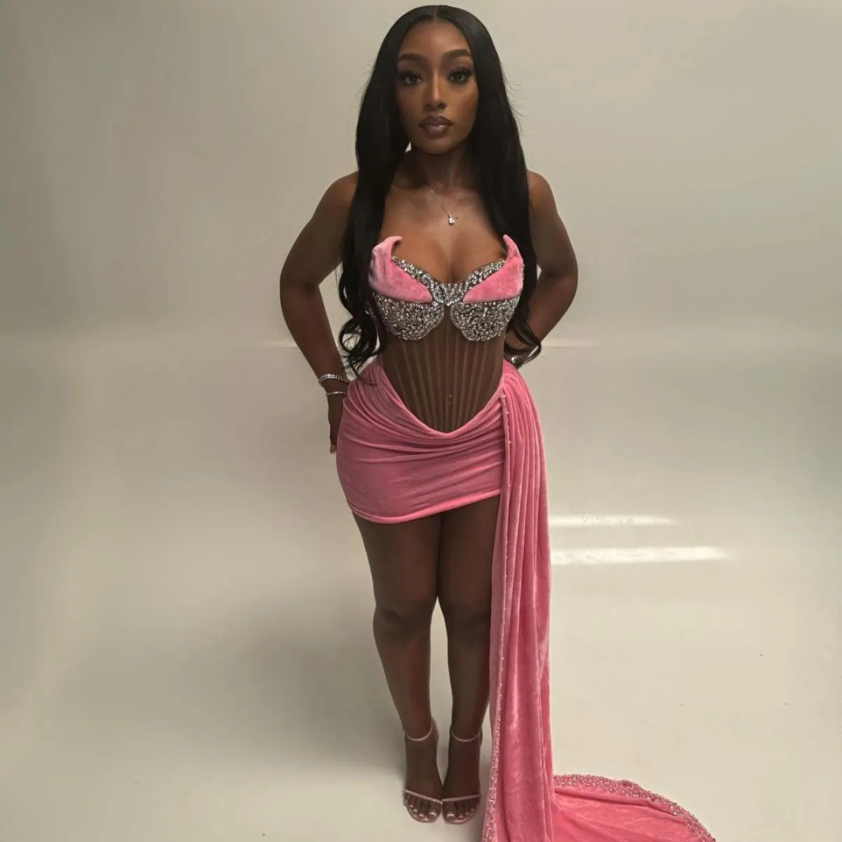 Nuovo arrivo ragazze nere in velluto mini abiti da ballo corsetto rosa perline pesanti abito da cocktail corto nascita ragazza a