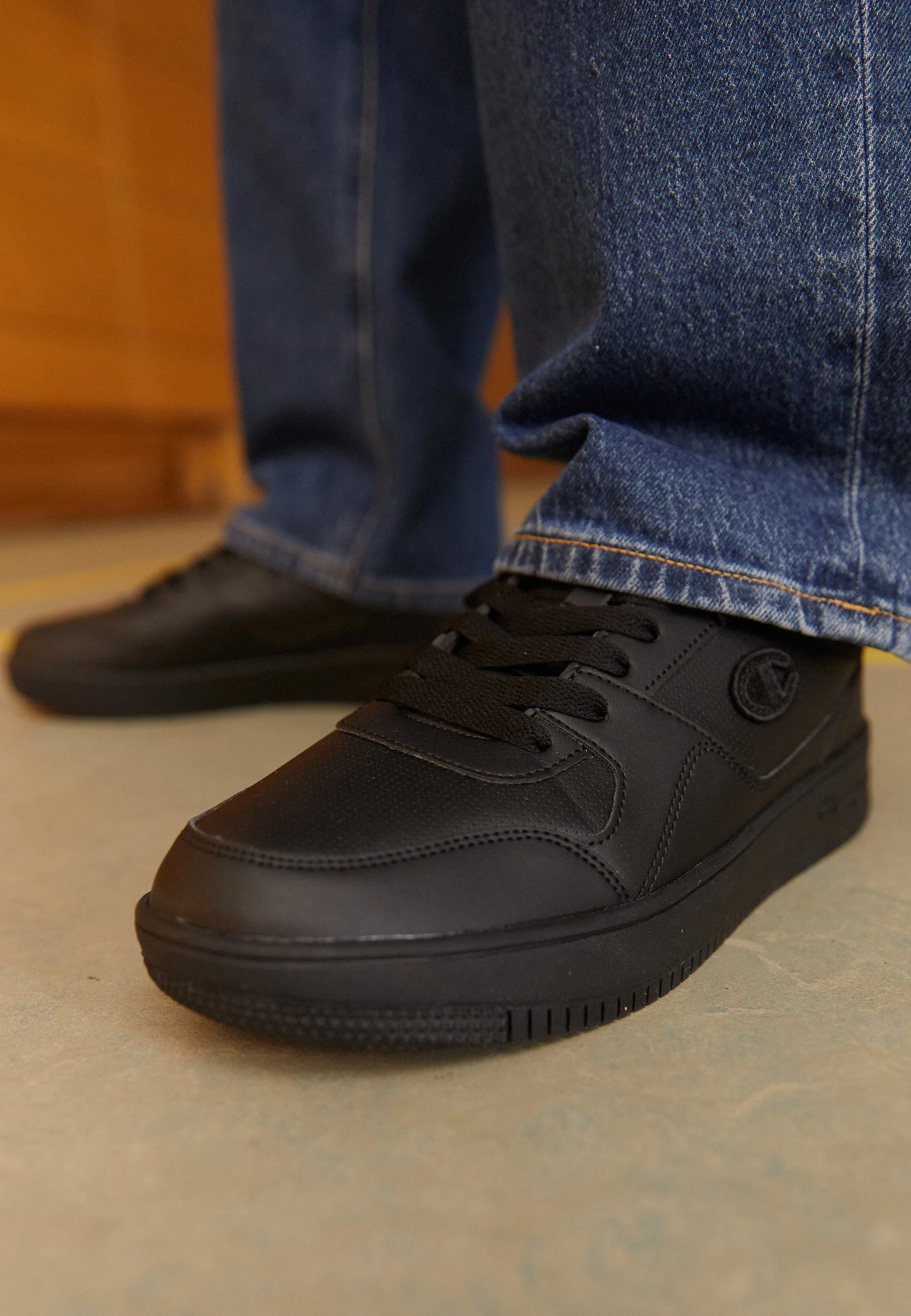 REBOUND LOW - Scarpe da basket