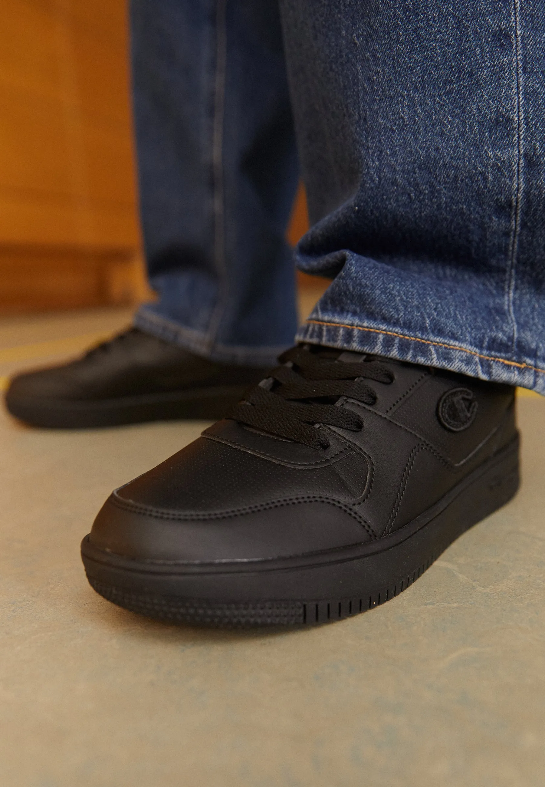 REBOUND LOW - Scarpe da basket