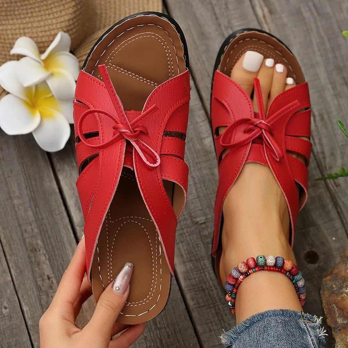 Sandali con plateau stile romano per donna estate 2024 pantofole con zeppa scavate di nuova moda donna comode scarpe antiscivolo
