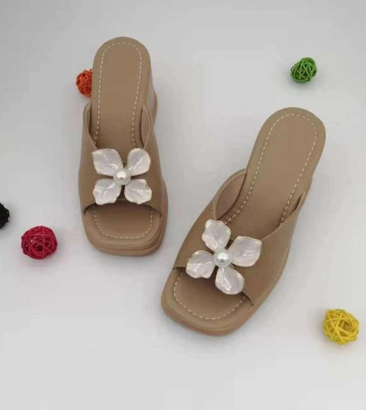 Sandali con zeppa estivi 2022 Pantofole con plateau moda Scarpe da donna Eleganti tacchi alti Girasole Scivoli comodi Bott spess