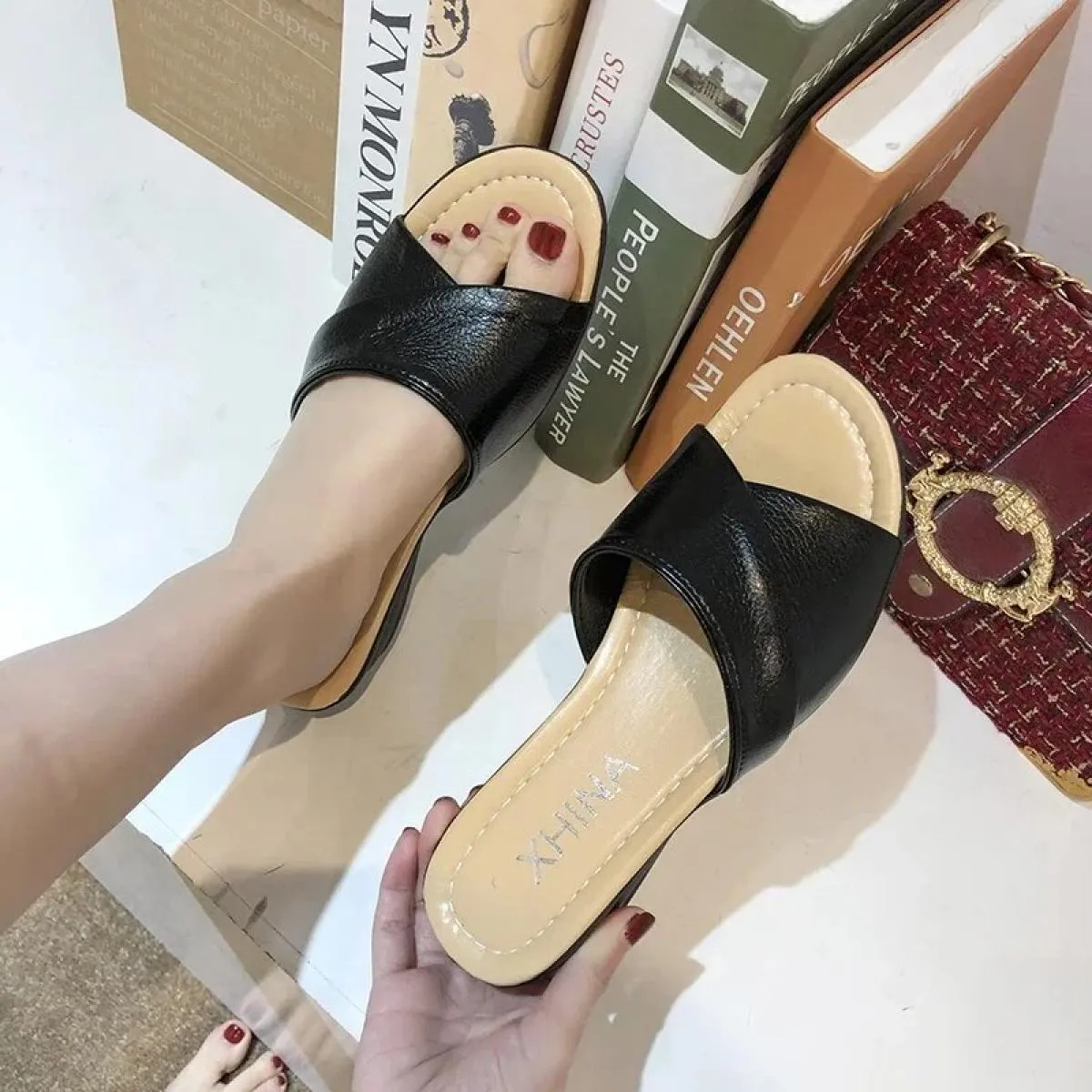Scarpe Casual da Donna con Plateau Basse ed Eleganti Estate 2024 Nuove Zeppe Comode