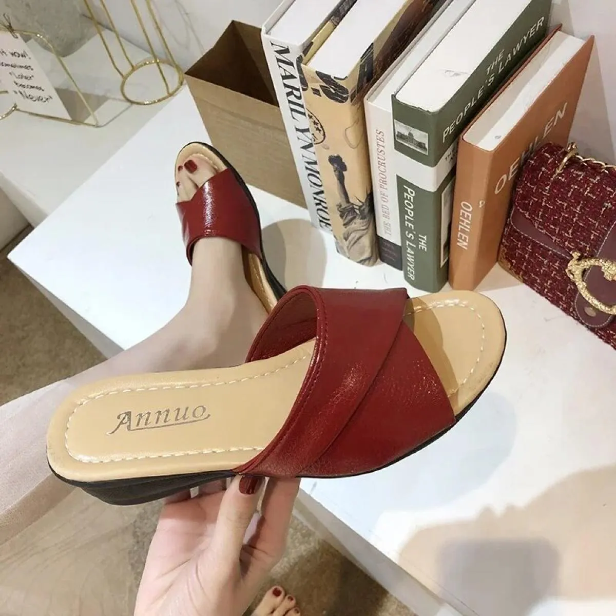 Scarpe Casual da Donna con Plateau Basse ed Eleganti Estate 2024 Nuove Zeppe Comode