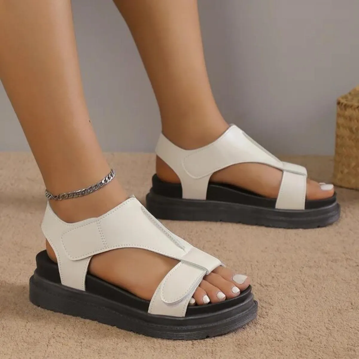 Scarpe da donna 2023 sandali da donna romani di alta qualità vendita calda sandali casual da donna scarpe con plateau a punta ap