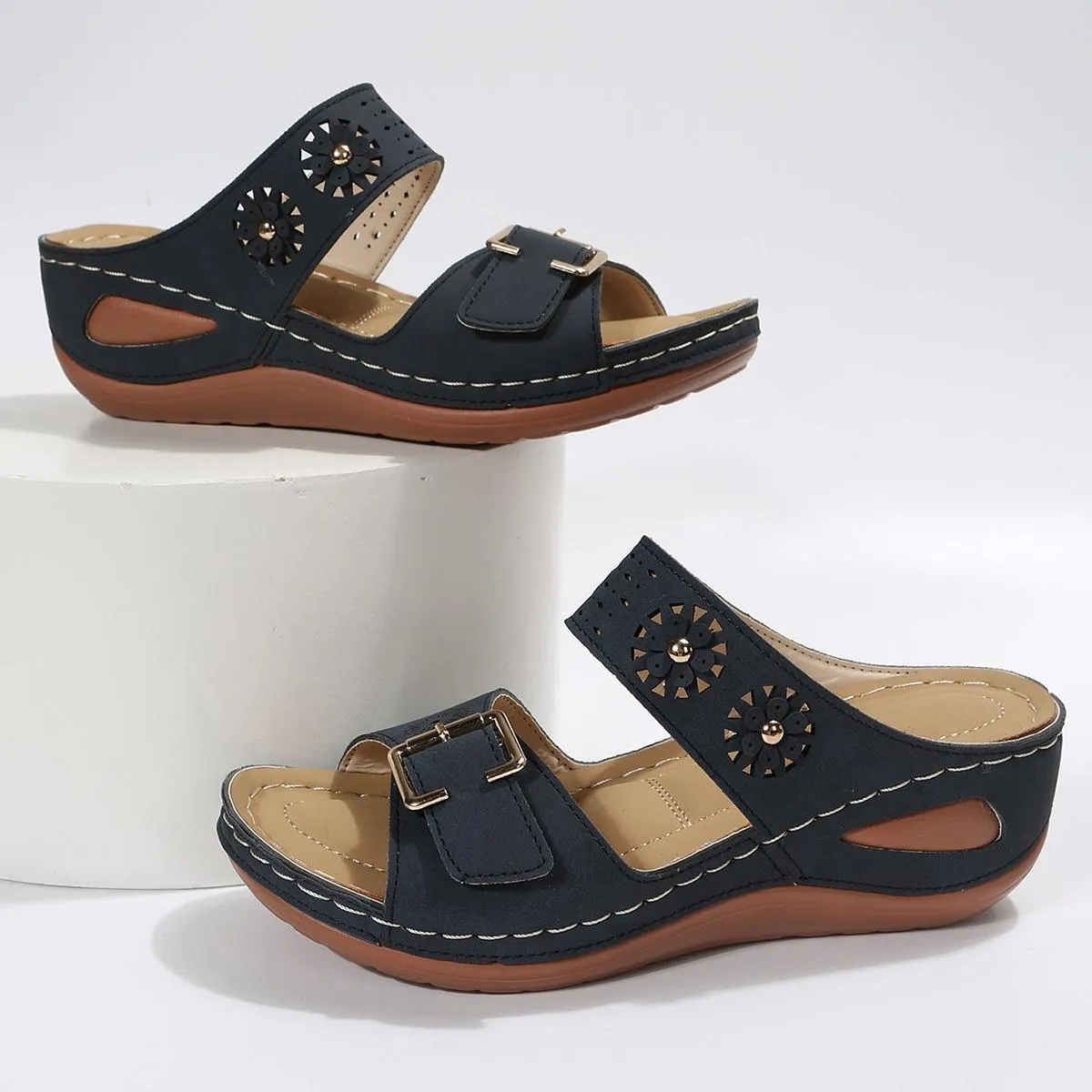 Scarpe estive da donna con punta aperta Nuovi comodi sandali da donna con zeppa a bottone singolo Taglie forti con plateau Slip