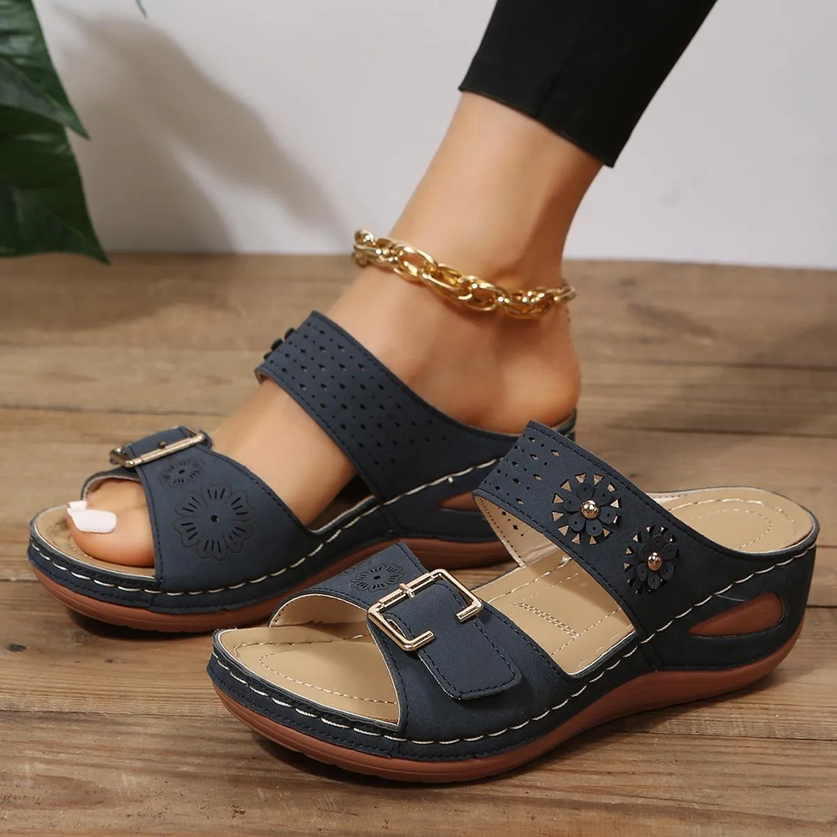 Scarpe estive da donna con punta aperta Nuovi comodi sandali da donna con zeppa a bottone singolo Taglie forti con plateau Slip