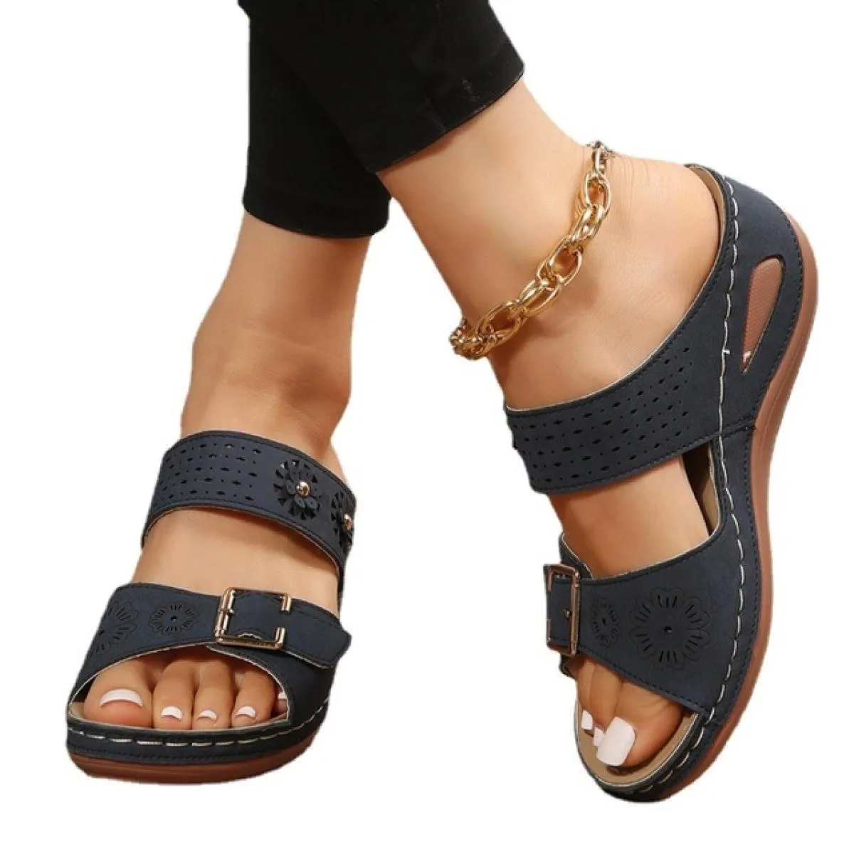 Scarpe estive da donna con punta aperta Nuovi comodi sandali da donna con zeppa a bottone singolo Taglie forti con plateau Slip