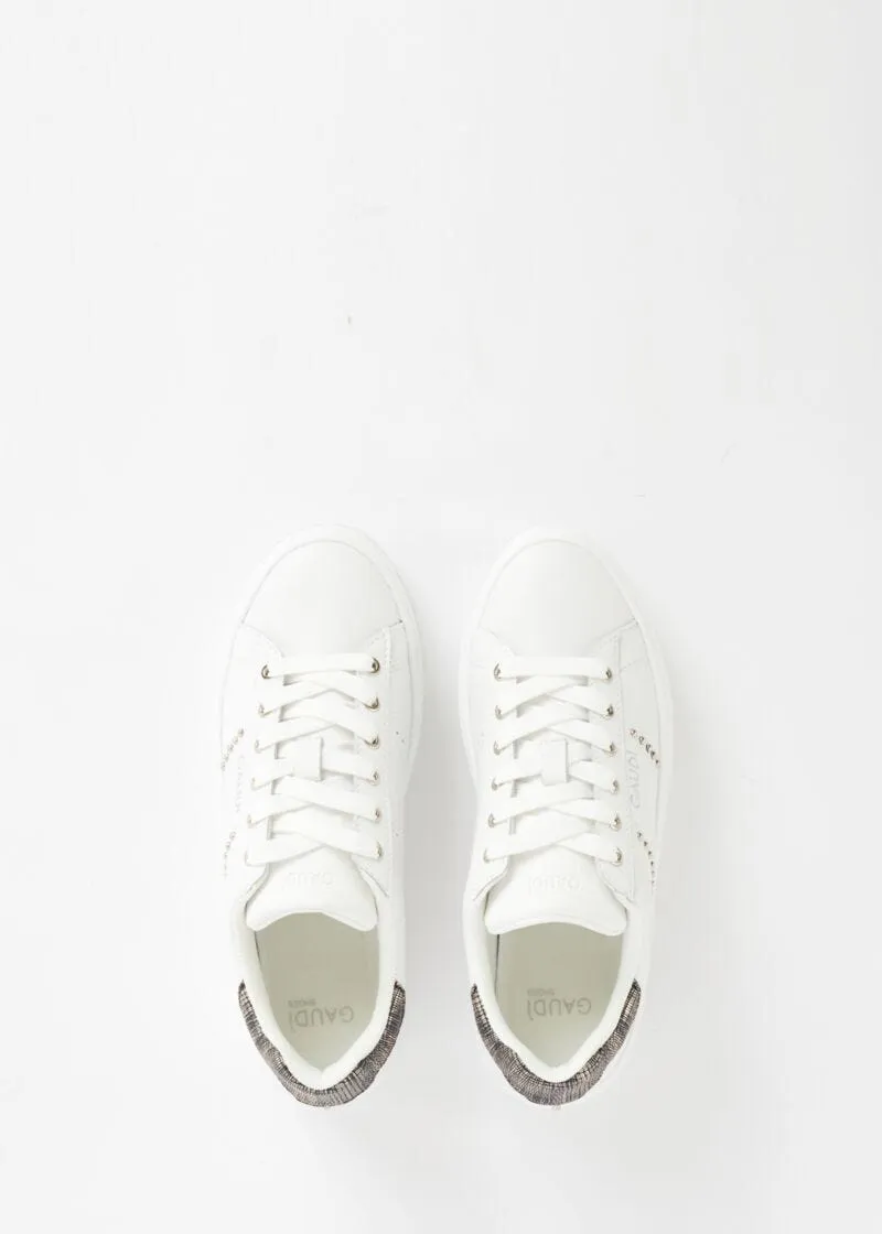 Sneaker con borchie