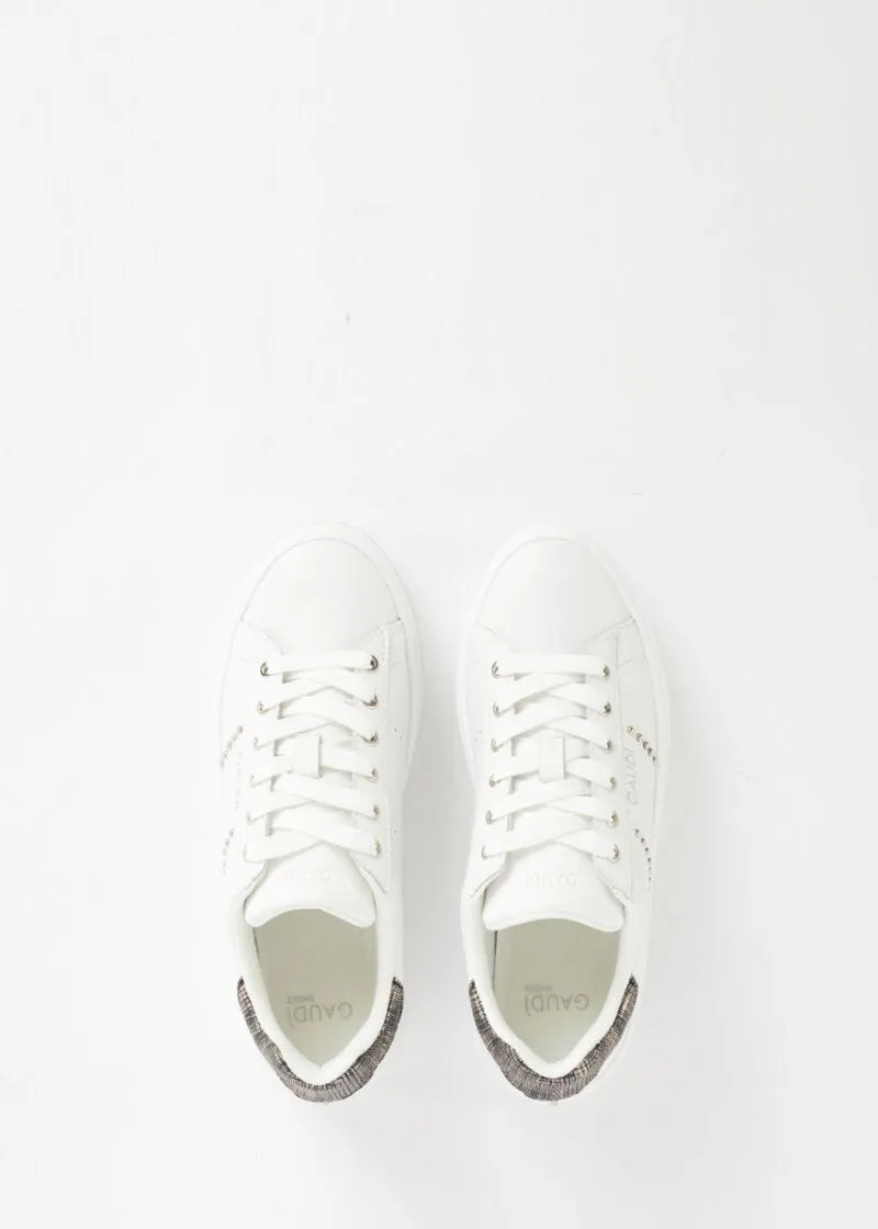 Sneaker con borchie
