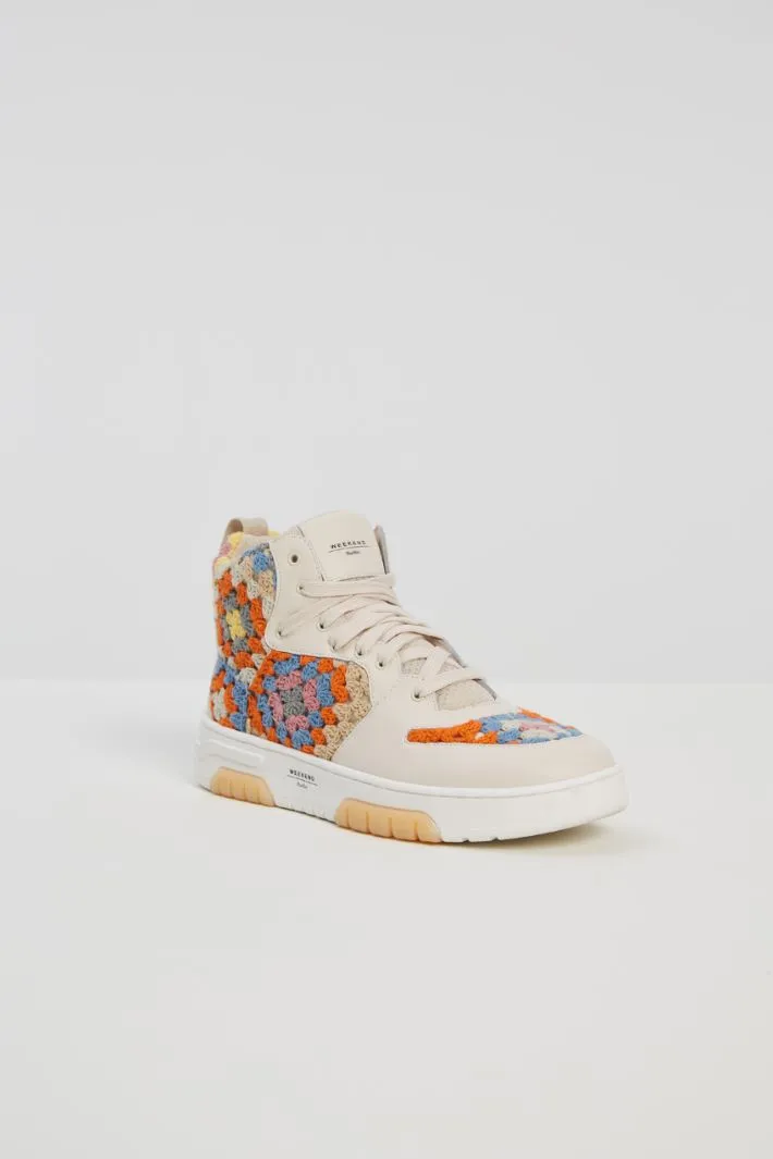 Sneakers con motivo a uncinetto