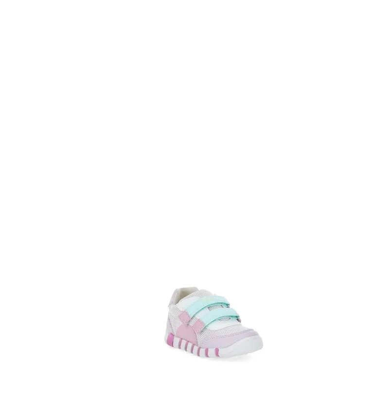 Sneakers con strappi