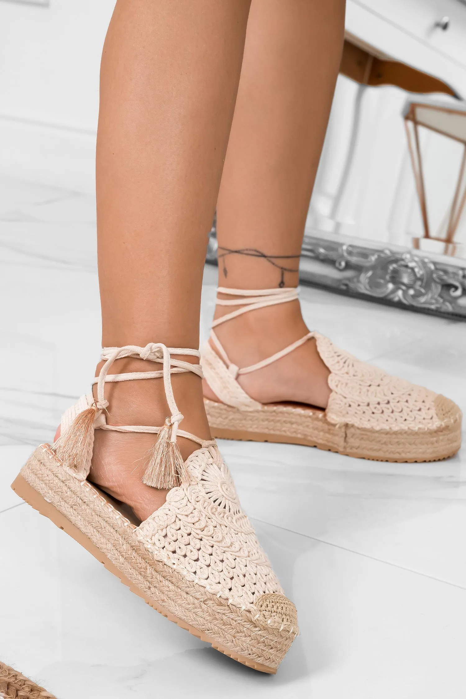 SOPHIE - Espadrilles beige con ricamo e laccio alla caviglia