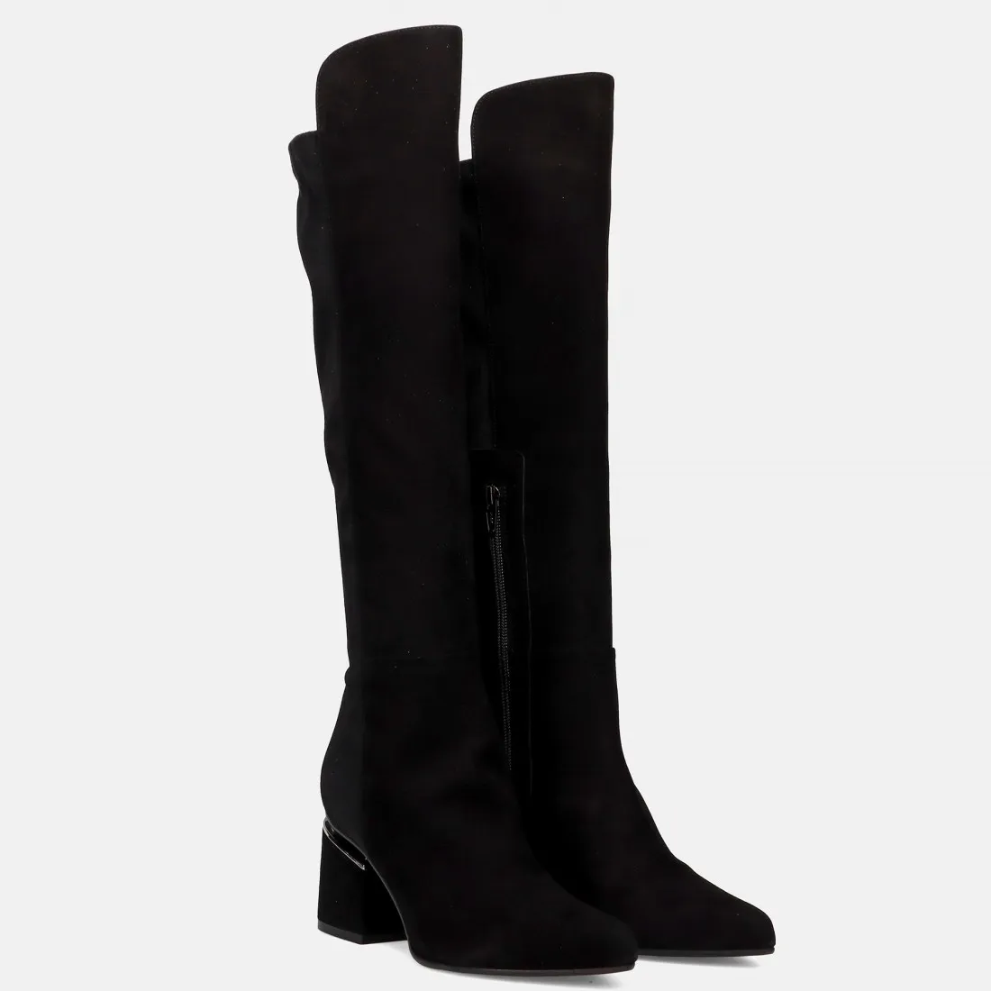 Stivale sopra al ginocchio in suede nero con gambale elasticizzato e tacco medio