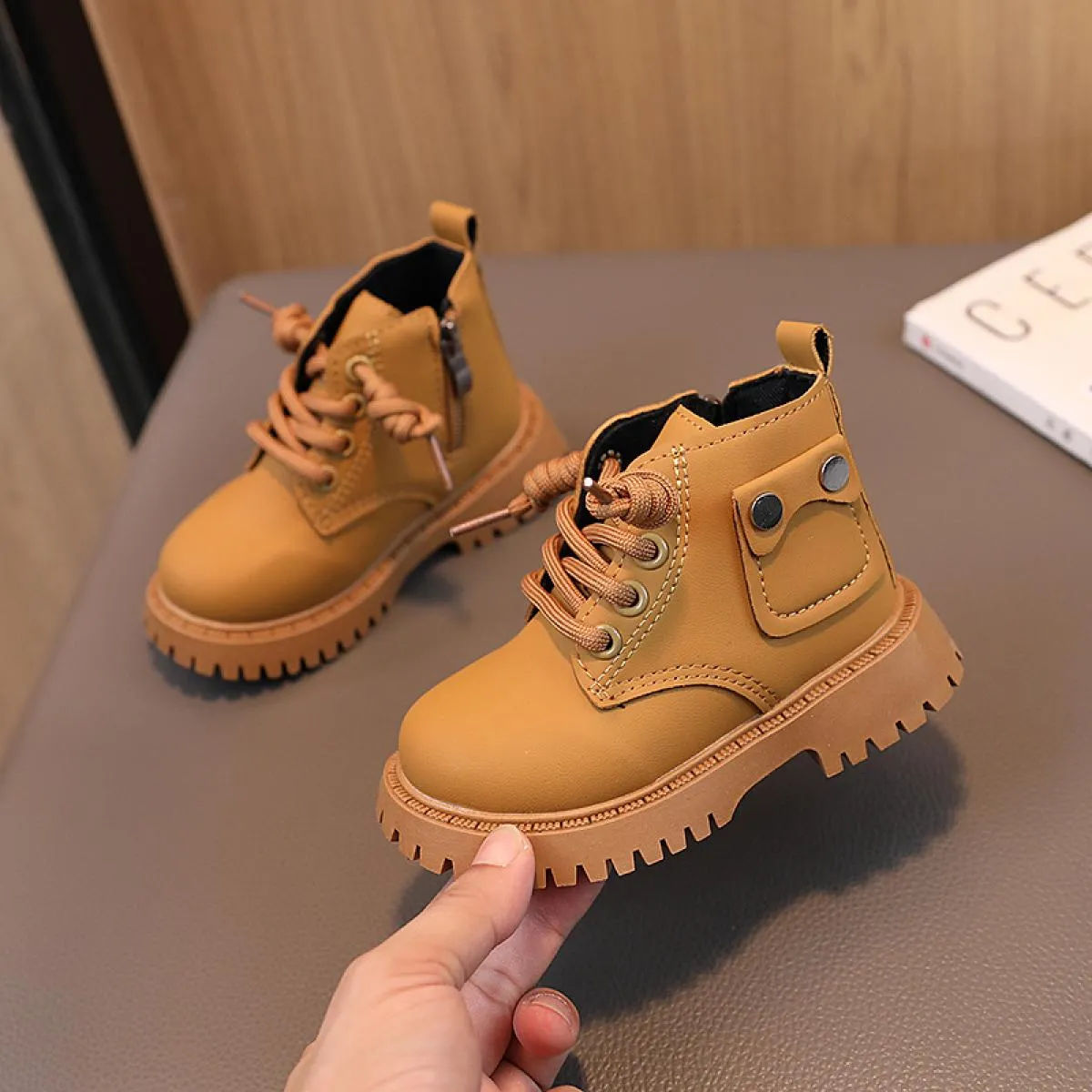 Stivali da bambino color caramello Scarpe da bambina per bambina Beige Nero Giallo Primavera Autunno Scarpe per bambini Stivali
