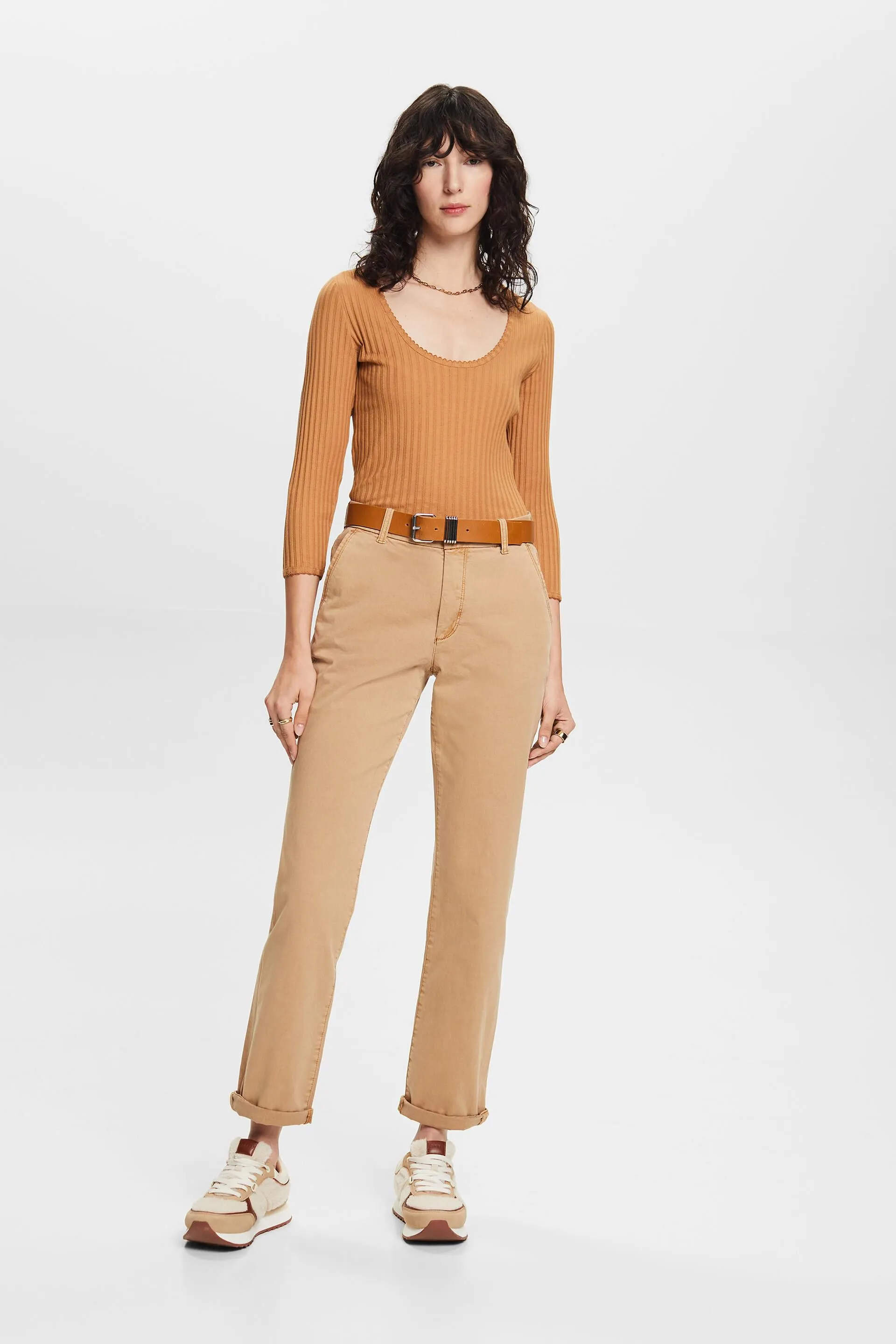 Top con scollo rifinito pointelle