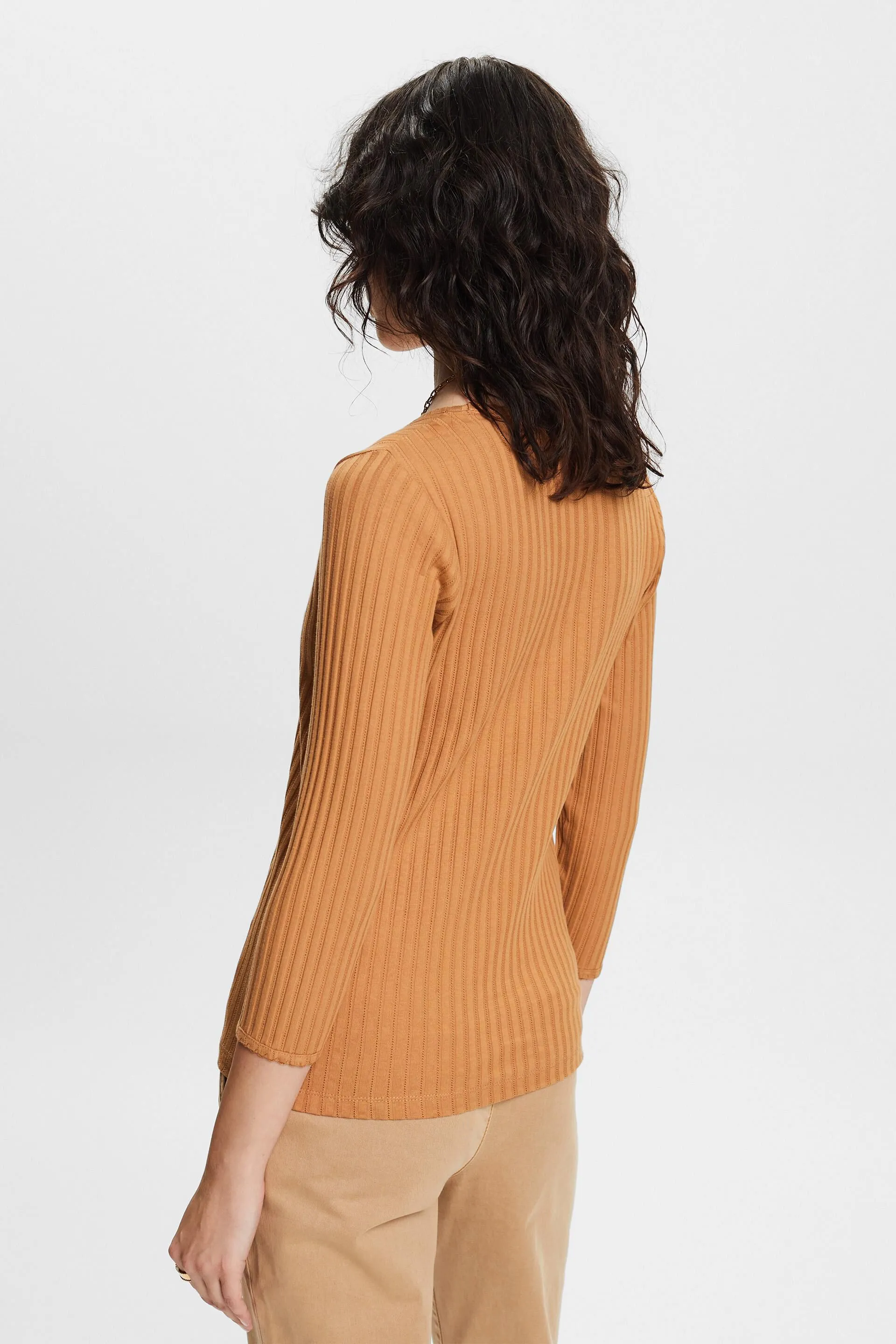 Top con scollo rifinito pointelle